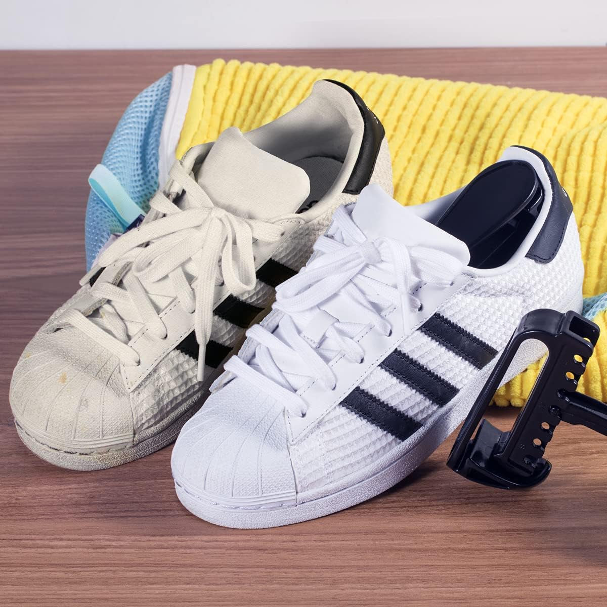 Shoes Laundry Bag Keep Shoes Clean, Shoe Wash Bag for Washing Machine, Reusable and Durable Zipper Shoe Washing Bag, Sneaker Tennis Shoe Cleaner Kit Include Pair of Adjustable Shoe Trees